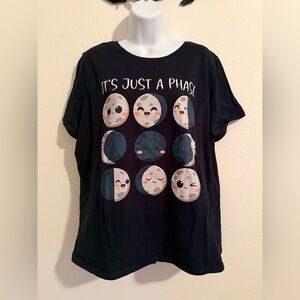 NWOT Gildan Black Moon Phase Women's Tee